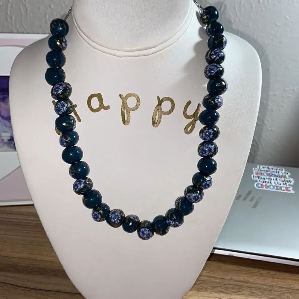 Necklace beads flower painting green color silver closure